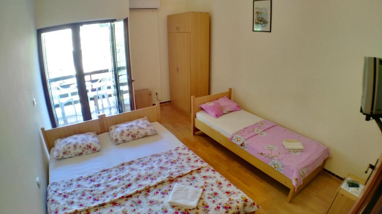 Guesthouse Obala Sutomore Kültér fotó